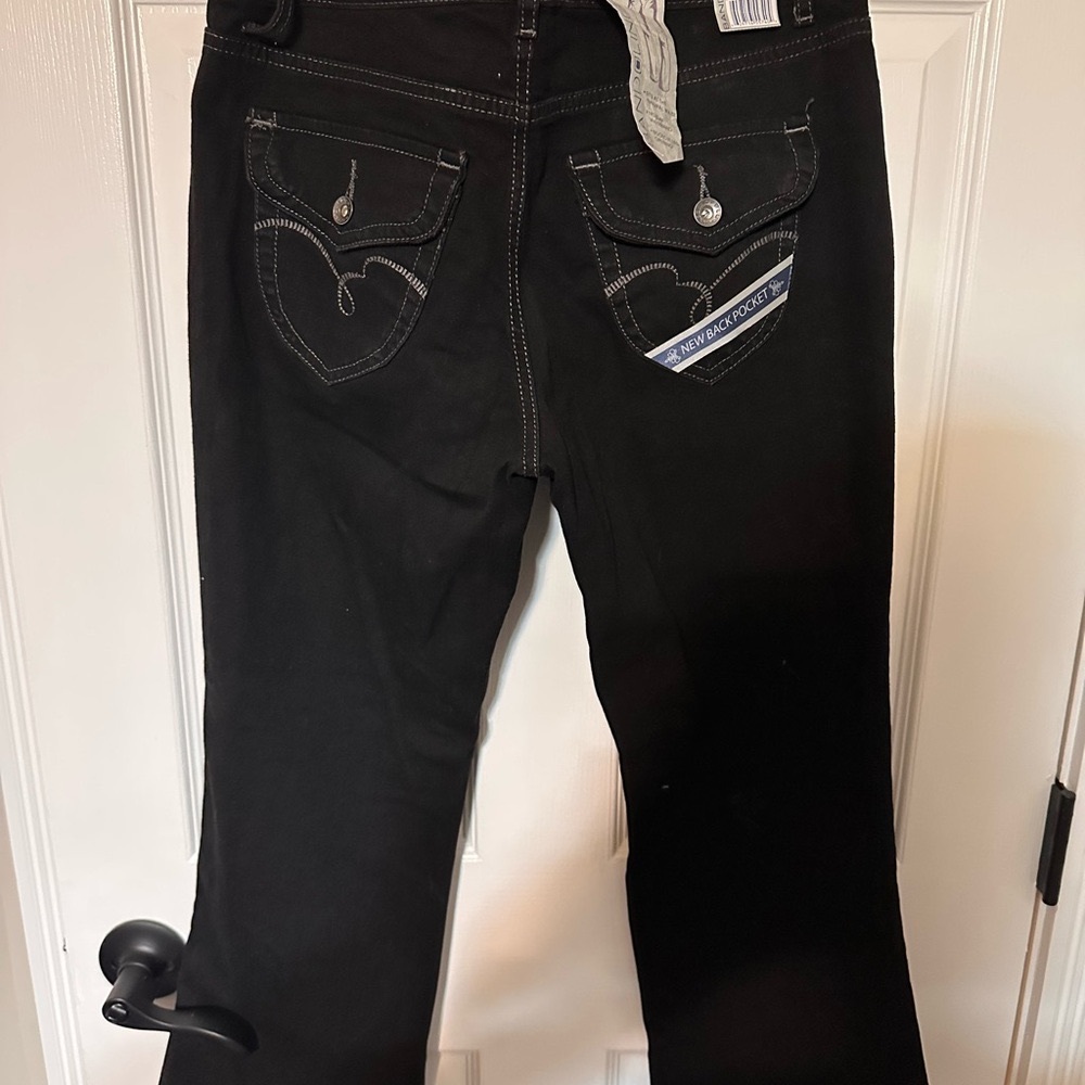 (2) pair of Bandolino Black Boot Cut Jeans with Sleek Design Sz 8